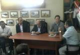 Presidente ejecutivo se reunión con representantes del puerto, el alcalde distrital y el congresista Daniel Salaverry. Foto: Trujillo en Línea