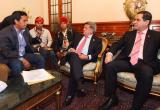 Acuña publicó fotografía en Facebook junto a mensaje de respaldo a su homólogo de Loreto. (Foto: Facebook)