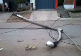 poste de alumbrado público fue derribado por un camión en El Porvenir. (Foto RPP)