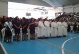 Con masiva concurrencia de alumnado y la presencia de las autoridades estudiantiles y directivas, el colegio Santa Rosa inició el año escolar el último 2 de marzo. (Foto cortesía)