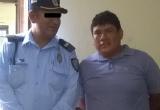 Este sujeto de polo gris es Jaime Torres Luján(36) asaltante detenido por serenazgo y la Policía. (Foto cortesía MPT)
