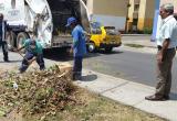 El alcalde Elidio Espinoza encabeza las jornadas de limpieza de las urbanizaciones de Trujillo. (Foto cortesía Segat)