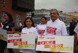La titular del MIMP, Marcela Huaita; y el alcalde de Trujillo, Elidio Espinoza, en marcha de sensibilización. (Foto MIMP)