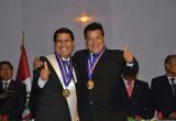 Alcalde de Victor Larco y regidor Manuel Soto, cuando llevaban la fiesta en paz. Foto: Facebook