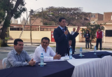 Luis Valdez Farías, el nuevo gobernador regional, reunido con los funcionarios liberteños. (Foto cortesía GRLL)