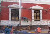 La próxima semana acabará el pintado de la fachada de la sede de la MPT, que recuperará sus colores originales. (Foto cortesía)