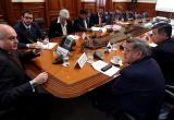 El premier Pedro Cateriano se reunió con los gobernadores regionales, representados por César Acuña. (Foto difusión)