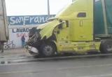 Parte delantera de tráiler quedó destrozada. Foto: Trujillo en Línea