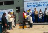 Autoridades se reunieron hoy para deshacerse de armas de fuego incautadas a presuntos criminales. (Foto: Facebook)