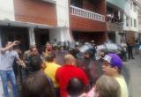 Luego de varias horas, el personal consiguió destruir las zonas construidas en espacios públicos. Foto: Trujillo en Línea