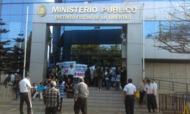 Horas más tarde, desfilaron por la plaza de armas. Foto: Trujillo en Línea