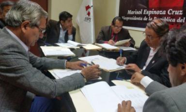 Alcaldes fijaron plazo de un mes para que Gloria Montenegro rinda cuentas de su gestión. (Foto: Difusión)