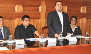 Conferencia de prensa anunciando el I Congreso de Educación Católica a realizarse en Trujillo.