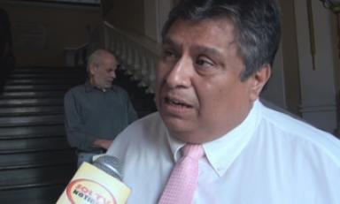 Carlos Becerra: "Elidio Espinoza no puede hablar de seguridad si tiene problemas con los serenos".