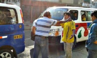 Ambos conductores estuvieron a punto de agarrarse a golpes de no haber sido por la intervención de serenazgo. (Foto serenazgo MPT)