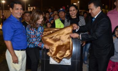 Alcalde Carlos Vàsquez acompañado de autoridades inauguró complejo deportivo en Buenos Aires.(Foto cortesía)