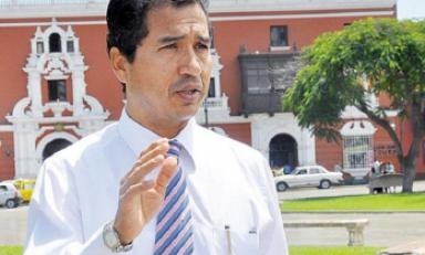 Candidato a la secretaría interna del Apra, Carlos Calderón. (Foto La República)