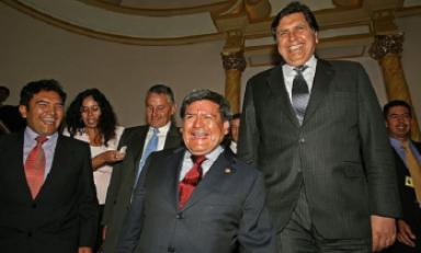 César Acuña espera que Alan García salga bien librado de todas las acusaciones para que pueda competir en elecciones del 2016. (Foto El Comercio)