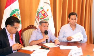 Presidente regional César Acuña anunció la ejecución de obras por impuestos con una inversión de S/. 200 millones.(Foto cortesía)