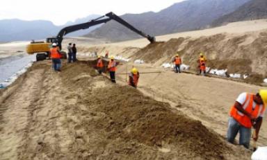 Personal de Chavimochic viene realizando trabajos de mantenimiento en el canal Madre y otros sectores del proyecto.