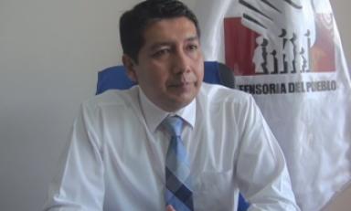 "Solo está permitido el parqueo, pero no el bloqueo de ingresos. Foto: Trujillo en Línea