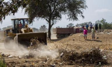 Fueron retirados de manera pacífica los invasores de la zona arqueológica de San José de Moro. (Fotos DDCLL)