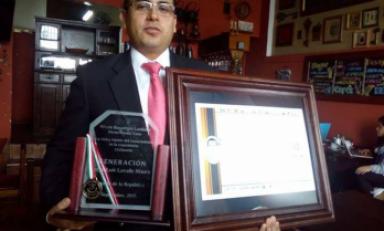 Álvaro Bocanegra es un destacado abogado que hace poco recibió el grado de doctor honoris causa por la Universidad Lamar de México.
