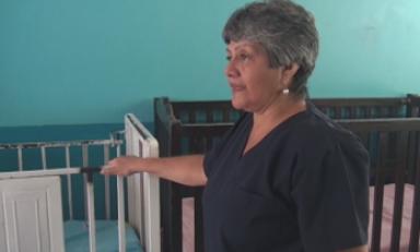 Cunas oxidadas y apolilladas reciben a más de 50 niños en Moche. Foto: Trujillo en Línea
