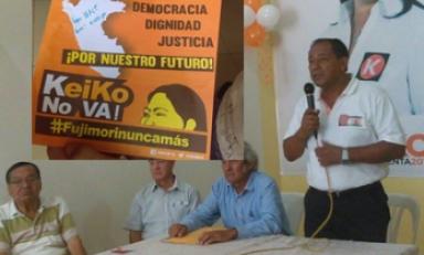 Volante fue repartido frente al local de campaña del fujimorista. Foto: Trujillo en Línea