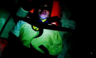Este es el joven que quedó gravemente herido tras caer del quinto piso de un edificio. (Foto cortesía MPT)