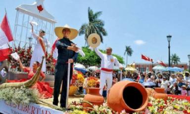 Muy colorido, el Corso por el Concurso de Marinera se ha convertido en una tradición. (Foto Internet)