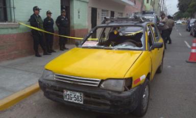 Hampones dispararon contra los parabrisas. Foto: Trujillo en Línea