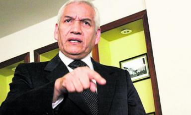 El abogado Vladimir Paz de la Barra, vocero de APP. (Foto Idelereporteros.pe)