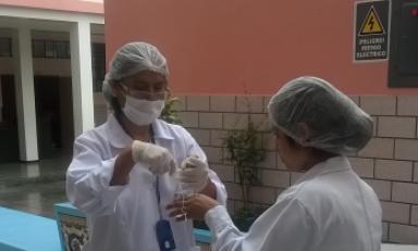 Las pruebas fueron tomadas a los alimentos y el agua potable. Foto: Trujillo en Línea
