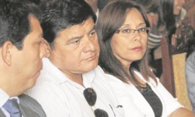 Concejal critica decisión del alcalde Elidio Espinoza. (Foto: Correo)