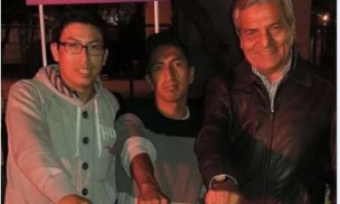 Flamante regidor Víctor Valderrama (izquierda), acompañado del alcalde provincial Elidio Espinoza (derecha). (Foto: Facebook)