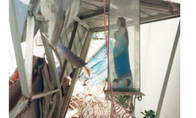Imagen de Nuestra Señora de la Luz que quedó intacta tras el devastador terremoto en Ecuador. (Foto Aciprensa)