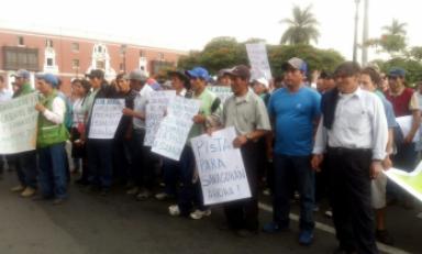 No se movieron ni un solo paso hasta que gobernador salga. Foto: Trujillo en Línea