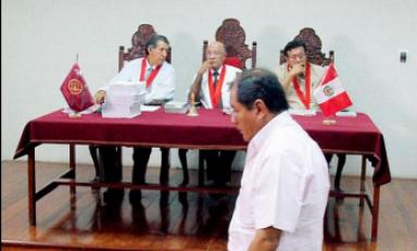 Quesquén fue conducido por la fuerza a la audiencia del juicio en su contra. (Foto: La República)