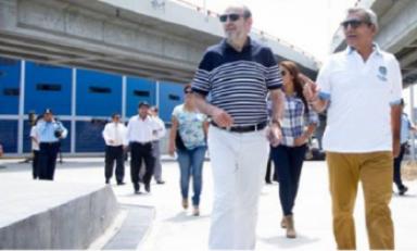 El congresista Yehude Simon y el alcalde Elidio Espinoza verificaron algunas obras emblemáticas que se encuentran paralizadas.