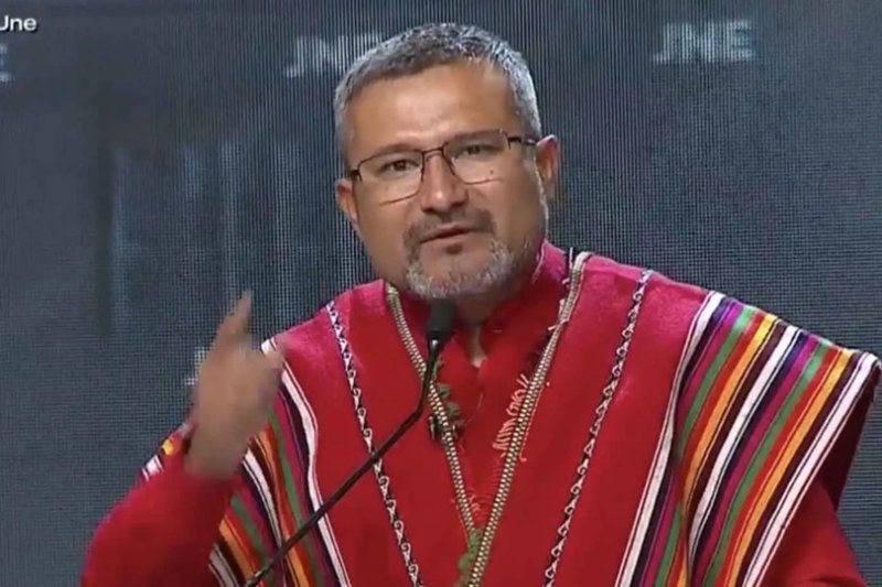 Candidato Ronald Atencio plantea ejecutar la revolución educativa