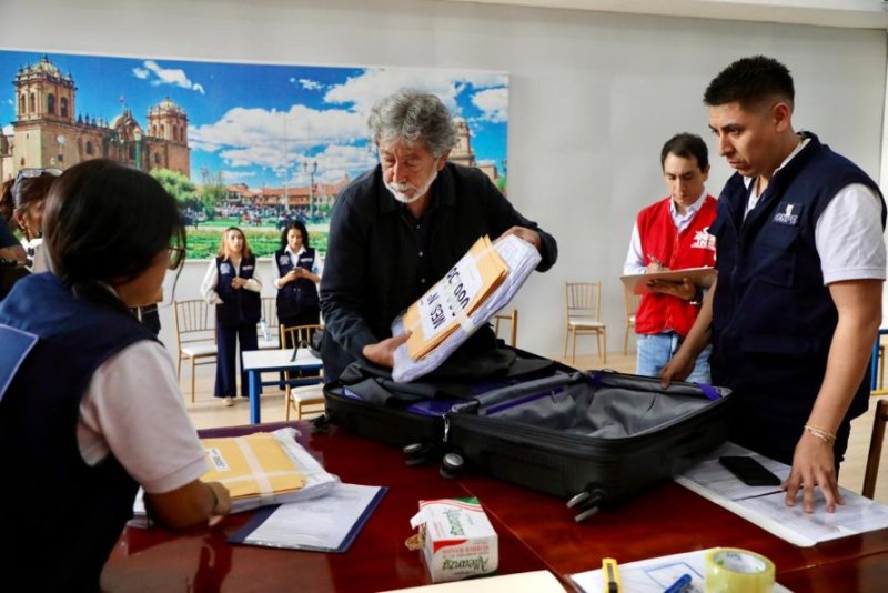 JNE pide a la ONPE envío inmediato de la totalidad de actas observadas
