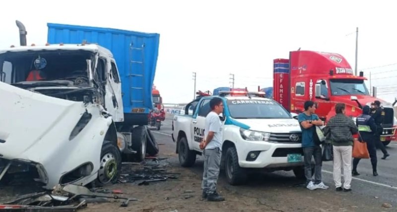 Trujillo: cuatro personas quedaron heridas por choque múltiple cerca al óvalo El Milagro