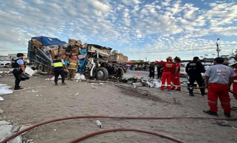 La Libertad: padre e hija fallecen en choque de camión y tráiler en Moche
