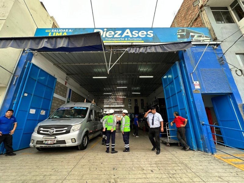 Clausuran por 30 días local de empresa Diez Ases en Trujillo