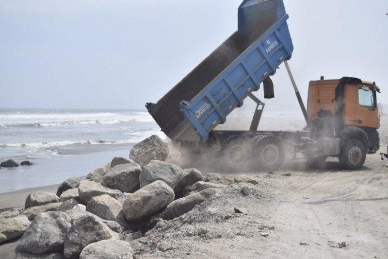 La Libertad: Gobierno Regional colocará rocas en Taquila para mitigar oleajes anómalos