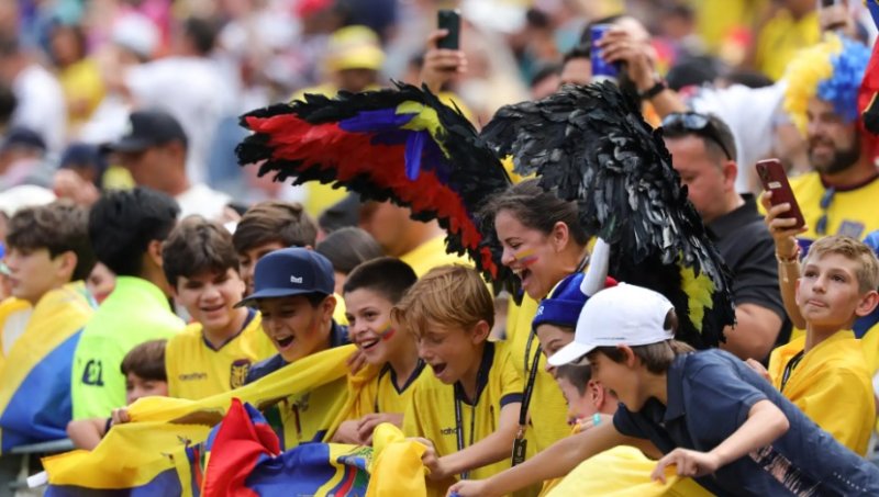 Presidente de Ecuador declara día feriado nacional tras victoria contra Alemania en el Mundial