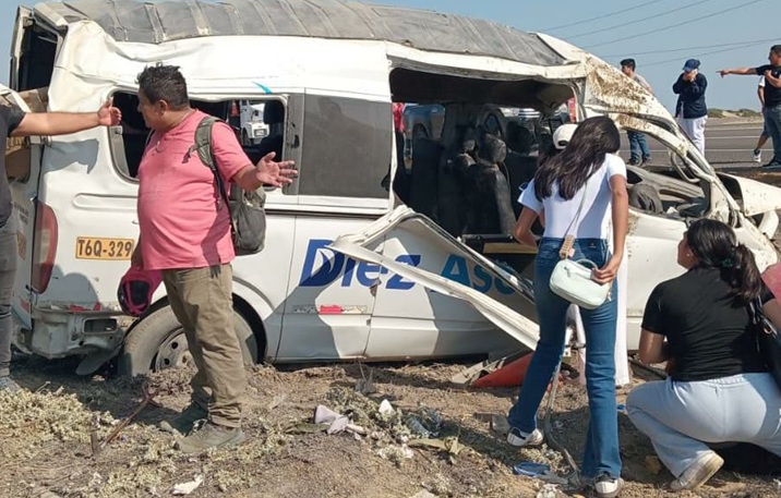 La Libertad: volcadura de combi deja cuatro fallecidos y 12 heridos en Pacasmayo
