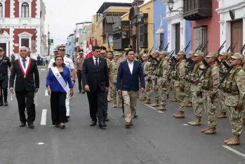 Trujillo: premier participó en tradicional izamiento del Pabellón Nacional