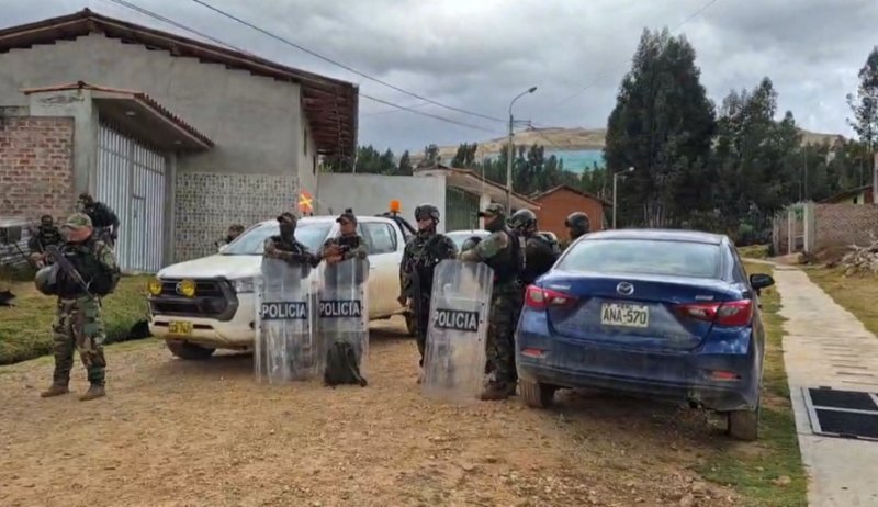 Golpe a la minería ilegal: contingente policial destruye socavones e incauta explosivos en Huamachuco
